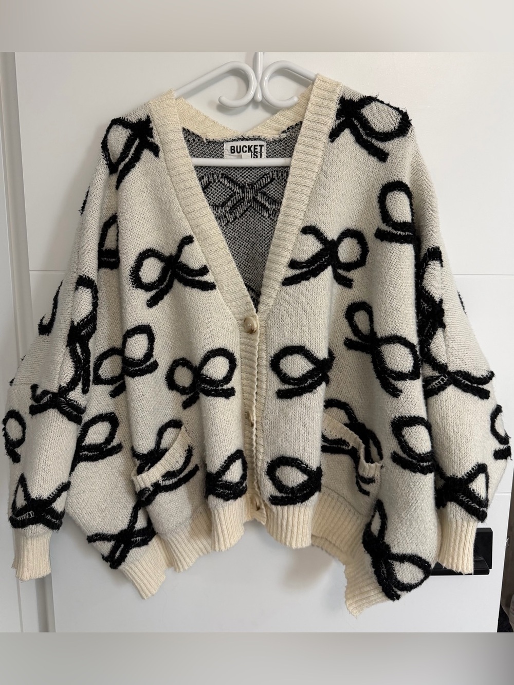BUCKETLIST:Oversized Long Sleeve Button-Up Cardigan (ptp approx 39in)